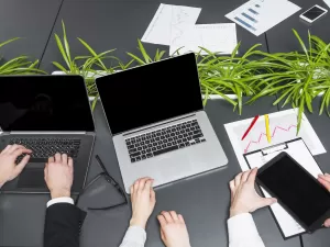 Best Refurbished Laptops For Students and Office Use At Low Budget